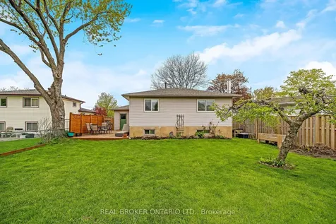752 Mackenzie Drive Milton ON L9T 3M1