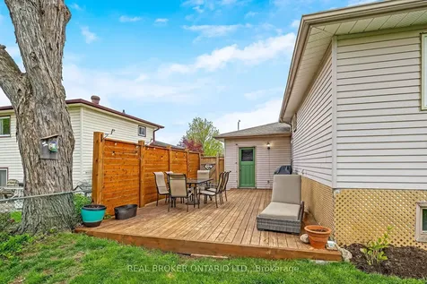 752 Mackenzie Drive Milton ON L9T 3M1
