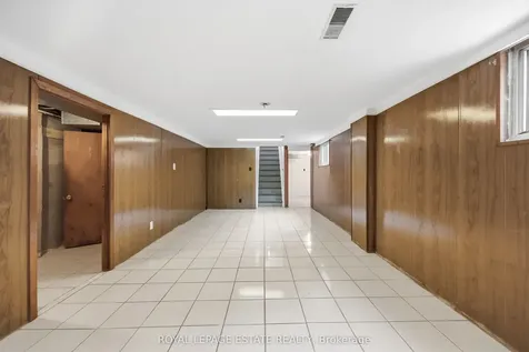 293 Harvie Avenue Toronto ON M6E 4L2