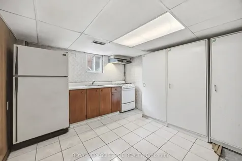 293 Harvie Avenue Toronto ON M6E 4L2