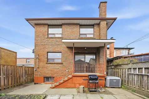 293 Harvie Avenue Toronto ON M6E 4L2