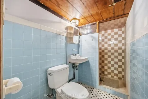 293 Harvie Avenue Toronto ON M6E 4L2