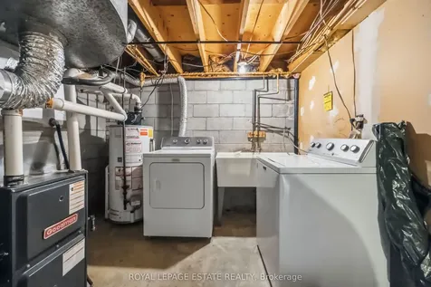 293 Harvie Avenue Toronto ON M6E 4L2
