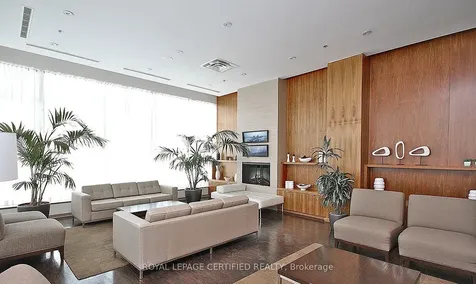 1 Elm Drive W Mississauga ON L5B 4M1