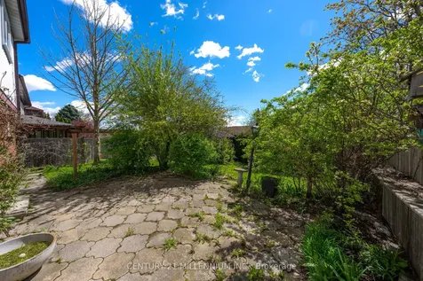 30 Milford Crescent Brampton ON L6S 3E3