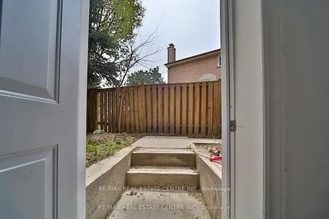 20 Mozart Crescent Brampton ON L6Y 2W7