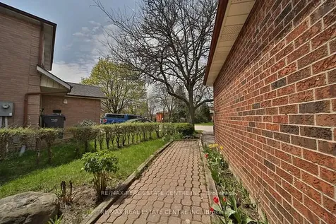 20 Mozart Crescent Brampton ON L6Y 2W7