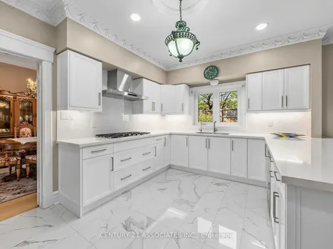 1478 Estes Crescent Mississauga ON L5V 1M4