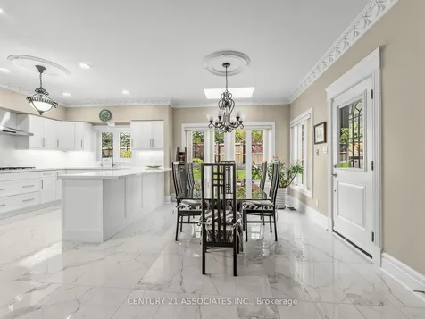1478 Estes Crescent Mississauga ON L5V 1M4