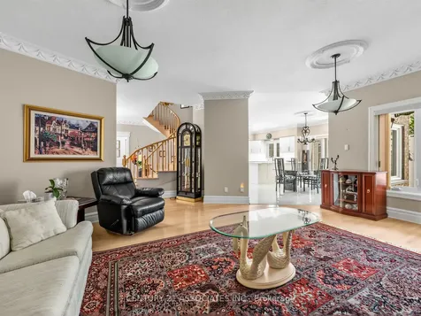 1478 Estes Crescent Mississauga ON L5V 1M4