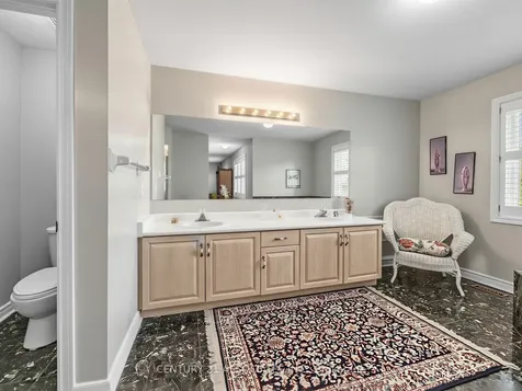 1478 Estes Crescent Mississauga ON L5V 1M4