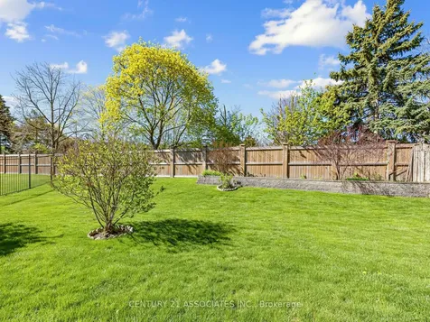 1478 Estes Crescent Mississauga ON L5V 1M4