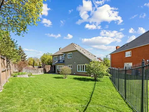 1478 Estes Crescent Mississauga ON L5V 1M4