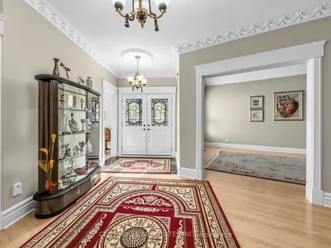 1478 Estes Crescent Mississauga ON L5V 1M4