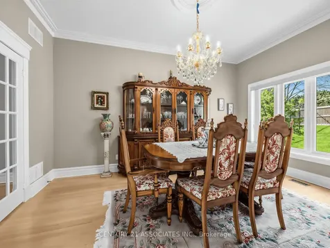 1478 Estes Crescent Mississauga ON L5V 1M4