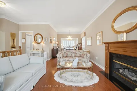 14 Yorkwood Trail Brampton ON L6R 3J3