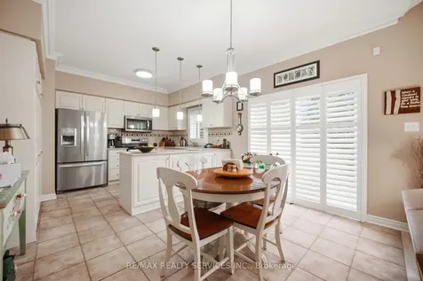 14 Yorkwood Trail Brampton ON L6R 3J3