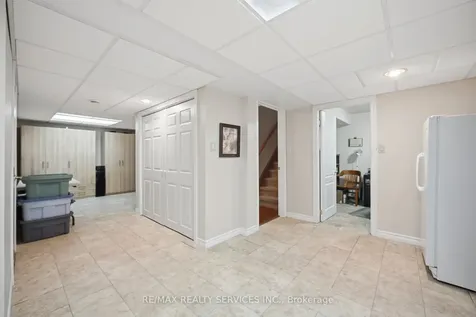 14 Yorkwood Trail Brampton ON L6R 3J3