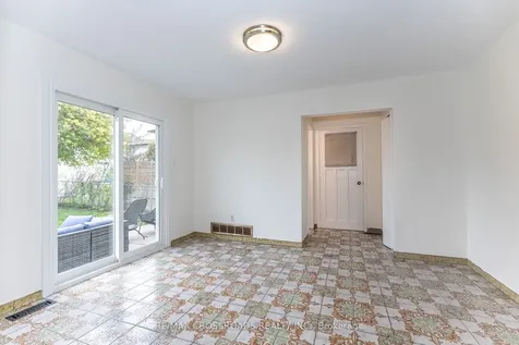 7340 Leesburg Street Mississauga ON L4T 3R6