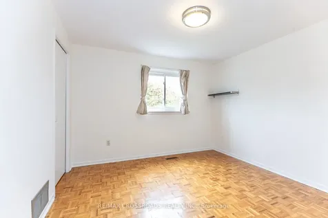 7340 Leesburg Street Mississauga ON L4T 3R6