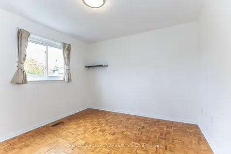 7340 Leesburg Street Mississauga ON L4T 3R6