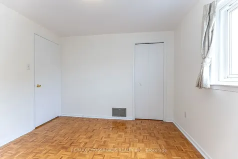 7340 Leesburg Street Mississauga ON L4T 3R6
