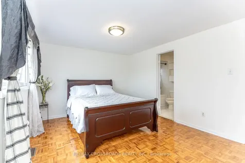 7340 Leesburg Street Mississauga ON L4T 3R6