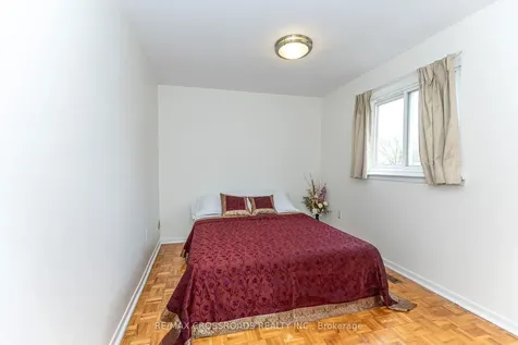 7340 Leesburg Street Mississauga ON L4T 3R6