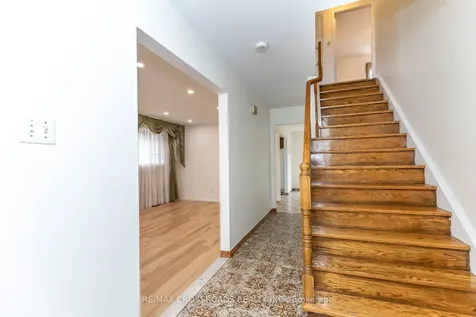 7340 Leesburg Street Mississauga ON L4T 3R6