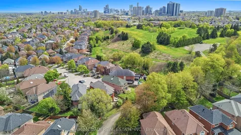 5532 Windy Hill Court Mississauga ON L4Z 3W4