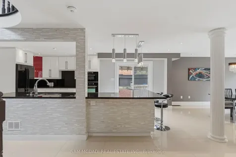 5532 Windy Hill Court Mississauga ON L4Z 3W4