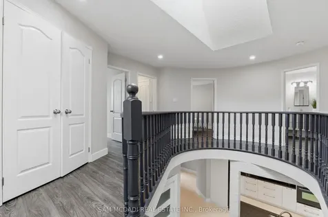 5532 Windy Hill Court Mississauga ON L4Z 3W4