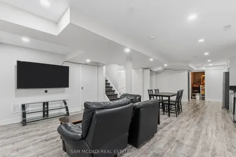 5532 Windy Hill Court Mississauga ON L4Z 3W4