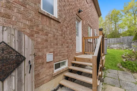 5532 Windy Hill Court Mississauga ON L4Z 3W4