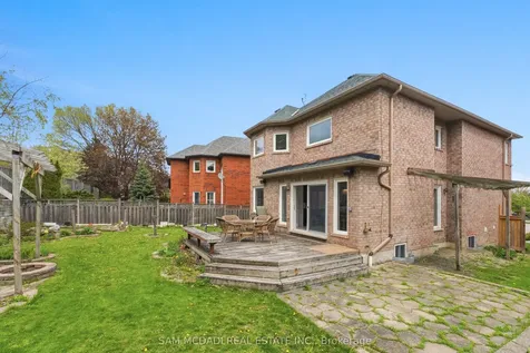 5532 Windy Hill Court Mississauga ON L4Z 3W4