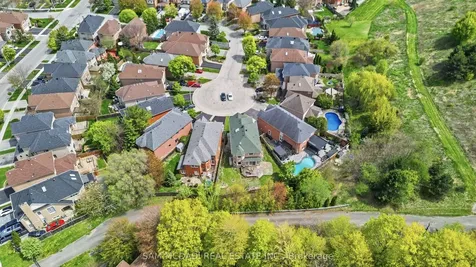 5532 Windy Hill Court Mississauga ON L4Z 3W4