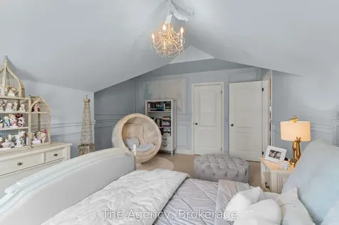 297 Fritillary Street Oakville ON L6L 6W7