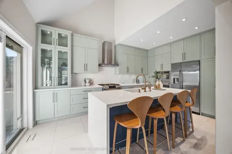 2252 Dewsbury Drive Oakville ON L6M 0A6