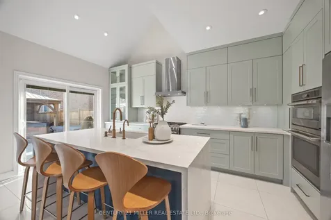 2252 Dewsbury Drive Oakville ON L6M 0A6