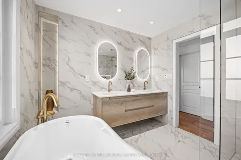 2252 Dewsbury Drive Oakville ON L6M 0A6