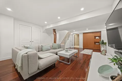 2252 Dewsbury Drive Oakville ON L6M 0A6
