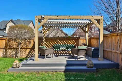 2252 Dewsbury Drive Oakville ON L6M 0A6