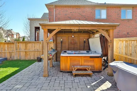 2252 Dewsbury Drive Oakville ON L6M 0A6