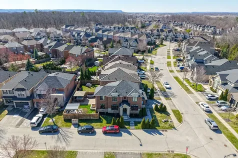 2252 Dewsbury Drive Oakville ON L6M 0A6
