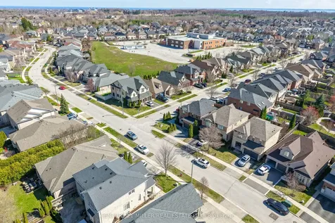 2252 Dewsbury Drive Oakville ON L6M 0A6