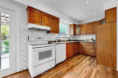 1947 Bonnymede Drive Mississauga ON L5J 1E4