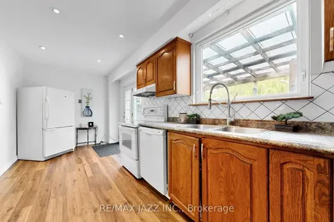 1947 Bonnymede Drive Mississauga ON L5J 1E4