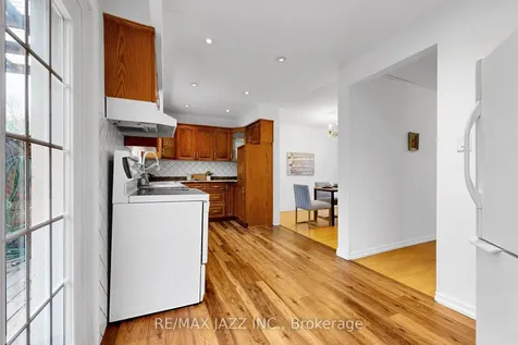 1947 Bonnymede Drive Mississauga ON L5J 1E4