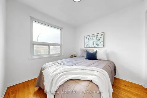 1947 Bonnymede Drive Mississauga ON L5J 1E4