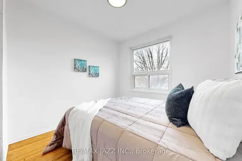 1947 Bonnymede Drive Mississauga ON L5J 1E4